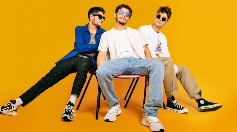 Hotline three band press release