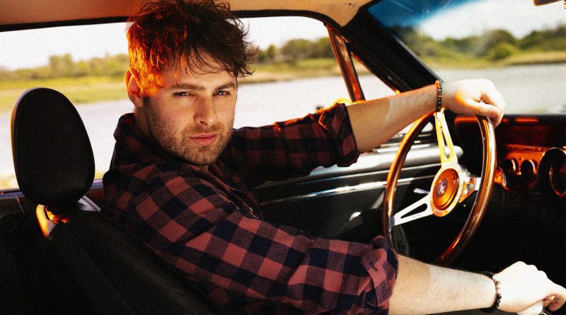 Padjo Dolan __ Press Shot 3