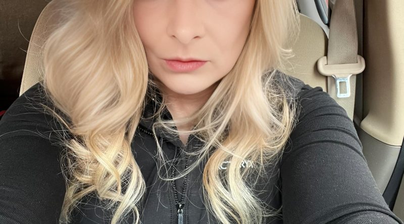 ashley wolfe - hey alright