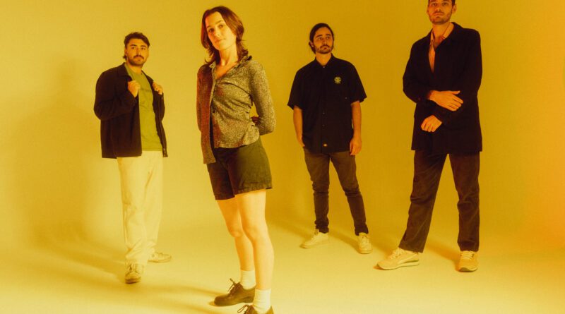 The Wattles - I Want To Feel It All