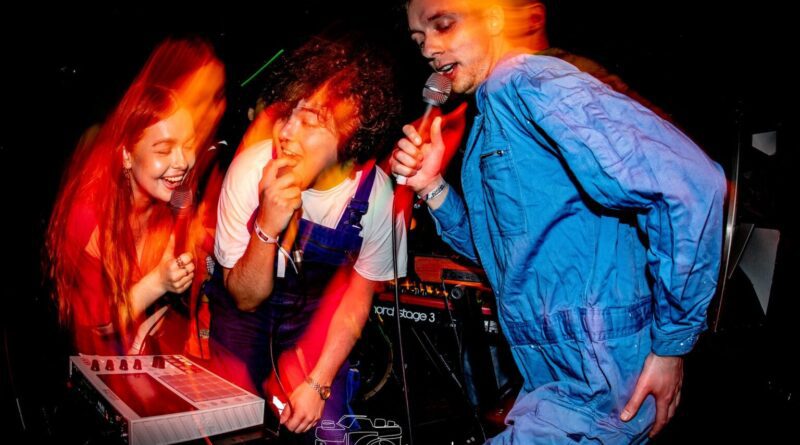 AGGRASOPPAR press shot