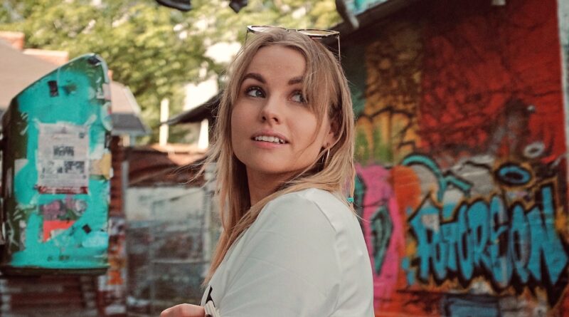 Sarah O'Moore - Silence