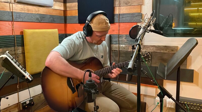 Ben Heyworth press shot