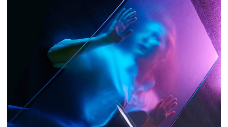 Sofia Härdig - Lighthouse of Glass