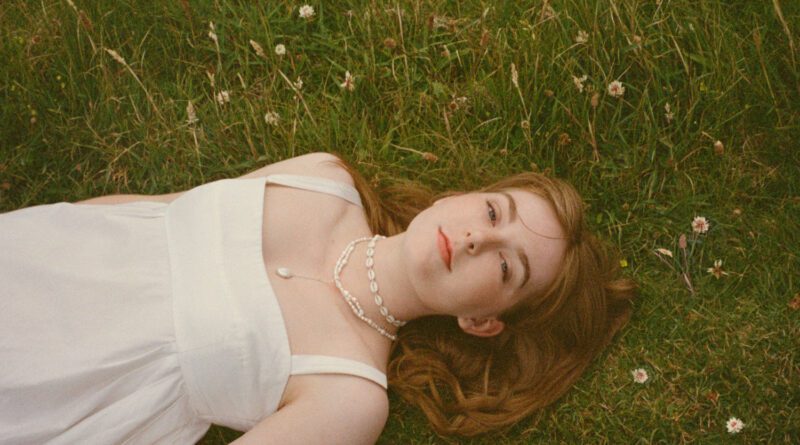 Lauren Wallace - People Who Love People