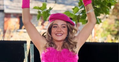 Síomha Hennessy press shot