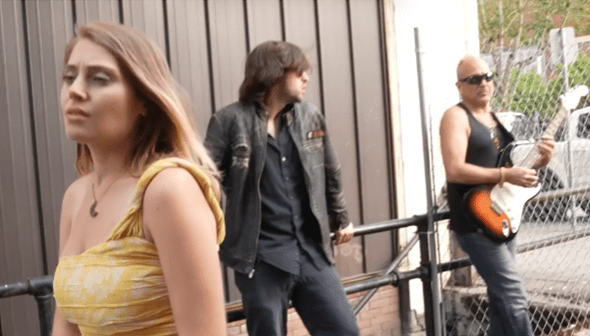 La Need Machine press shot