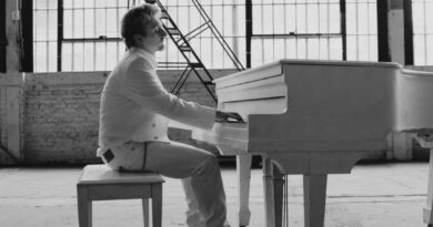 Love Ghost - Car Crash