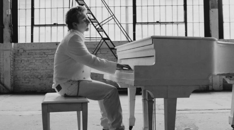 Love Ghost - Car Crash