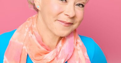 Debi Derryberry press shot