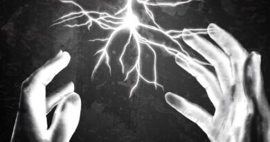 Toria - Flashing of Light