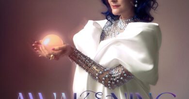 Lizzie Thomas - Awakening album