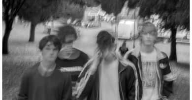 The Kellows - Breathe Me In