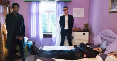 The Sunny Smiles Three press shot