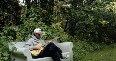 Max Edwards - Don't Walk Away