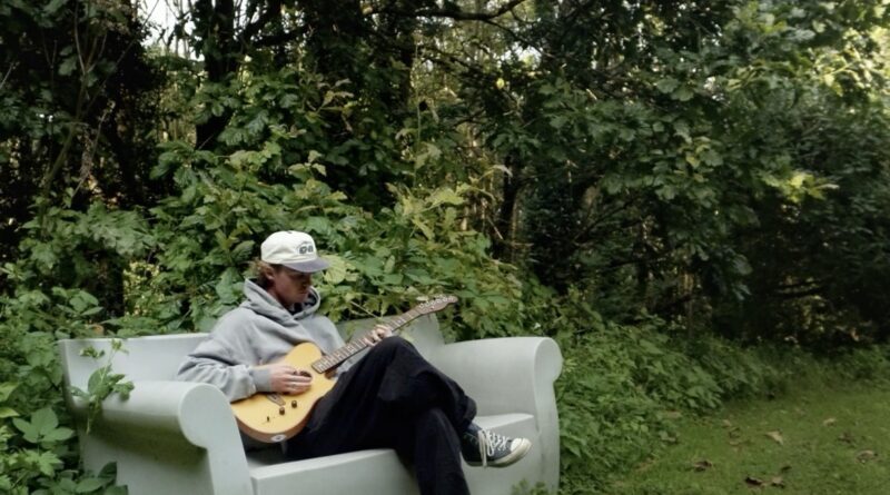 Max Edwards - Don't Walk Away