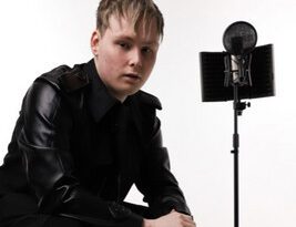 Jamie Dickinson press shot