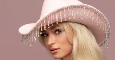 Stella Lain press shot